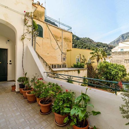 Cloister Suites Amalfi Esterno foto